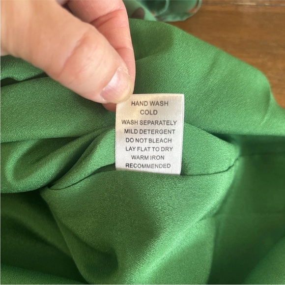 Jade Melody Tam Floral Print Dress With Bell Sleeve Size Small NWT - Picture 11 of 14